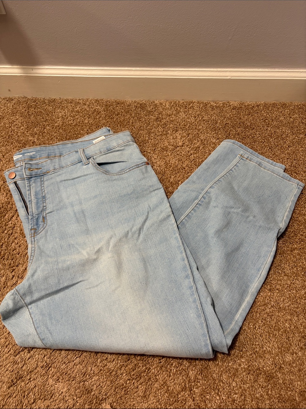 Old Navy’s Light Wash Women’s Jeans - Super Skinny Mid-Rise